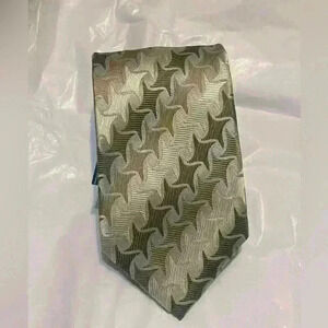 Roberto Villini tie 100% silk NWT